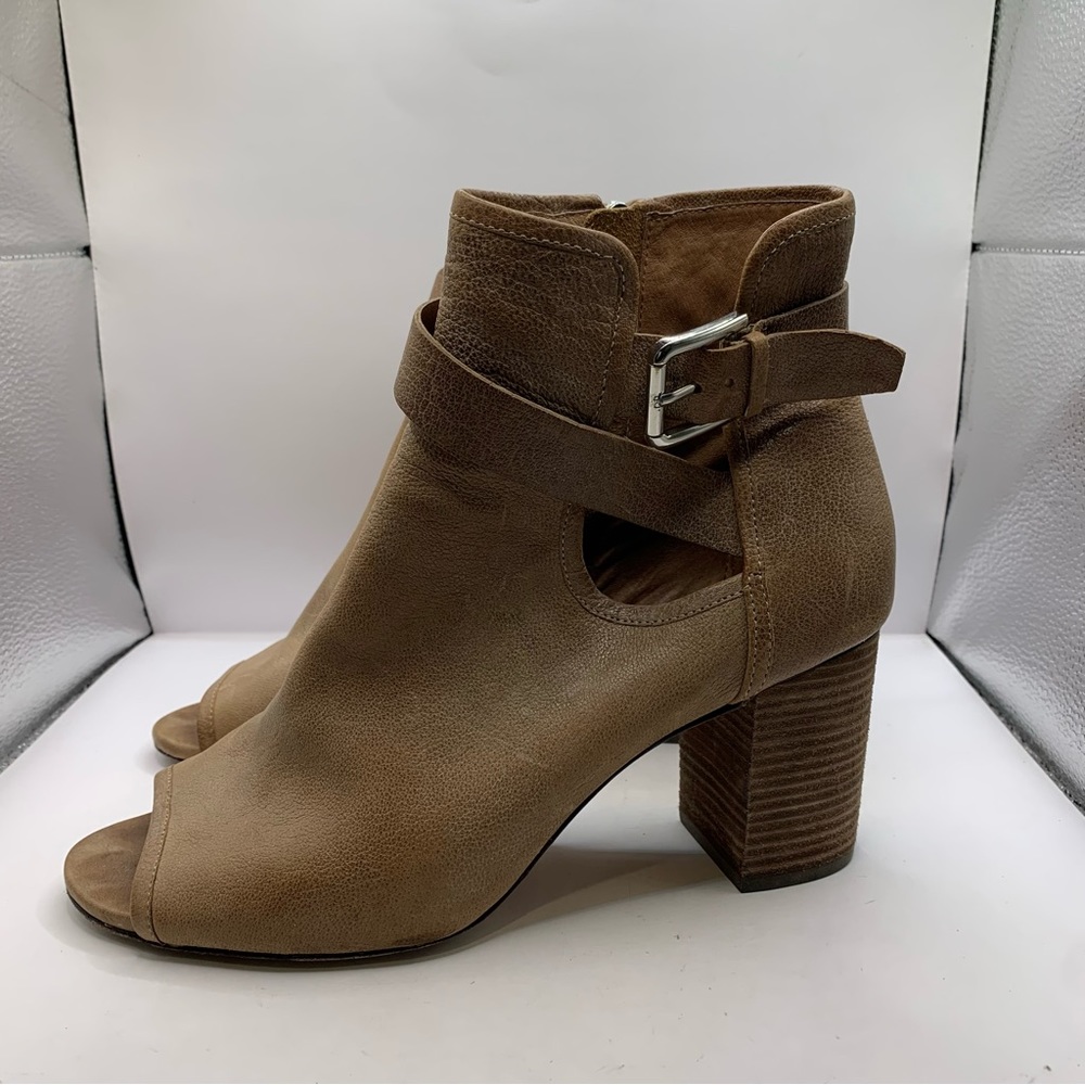 Donald Pliner Women's Greco Tan Leather Peep Toe Stacked Block Heel Booties 10M